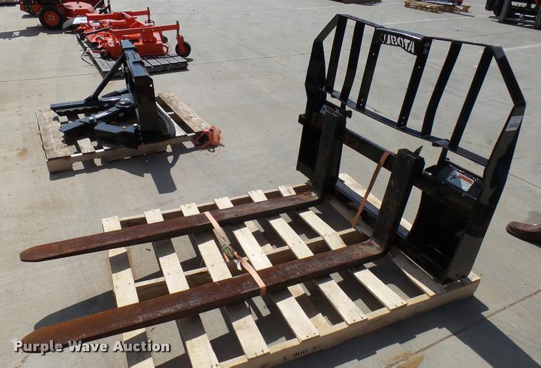 image for item DG9638 Kubota pallet forks