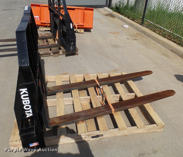 image for item DG9638 Kubota pallet forks