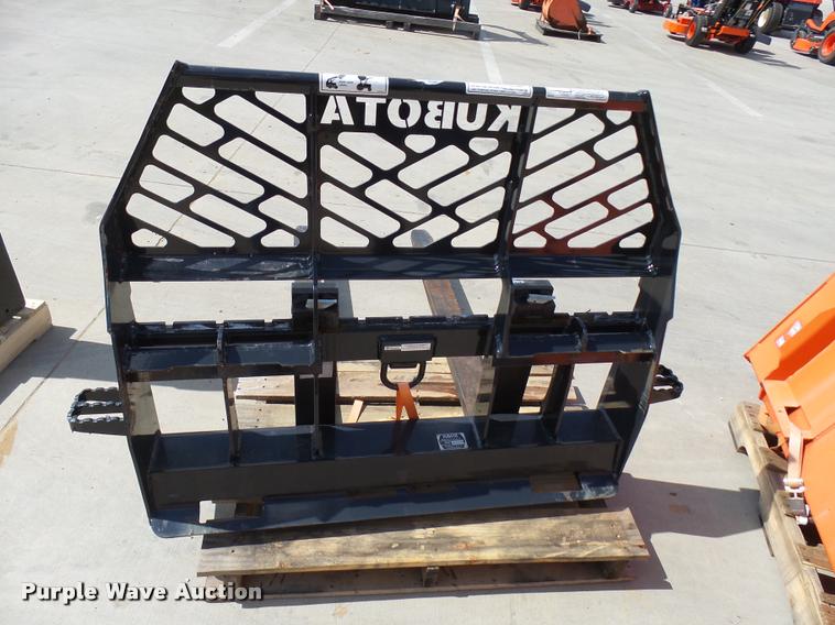 image for item DG9639 Kubota S6621 pallet forks