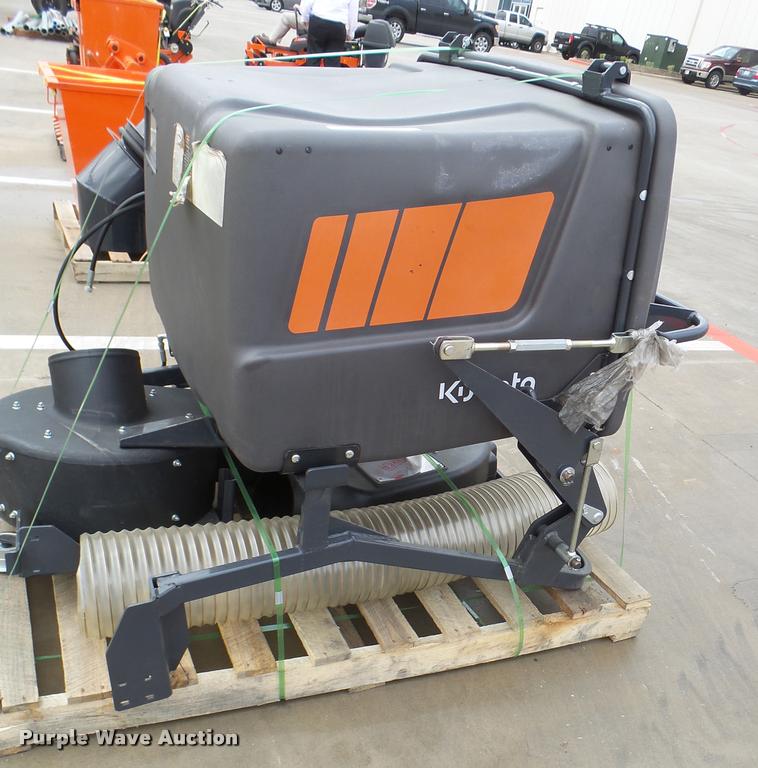 Kubota ZTR grass catcher in Grapevine, TX Item DG9640 sold Purple Wave