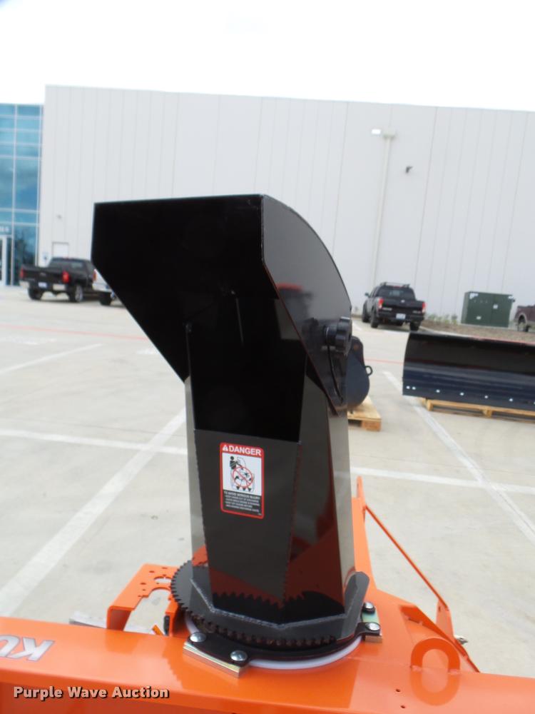 image for item DG9648 Kubota LMX3174 snow blower