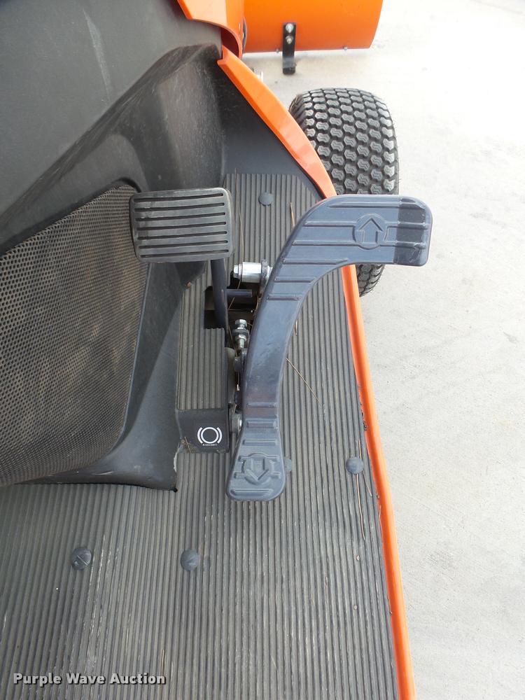 image for item DG9654 Kubota GR2120 garden tractor