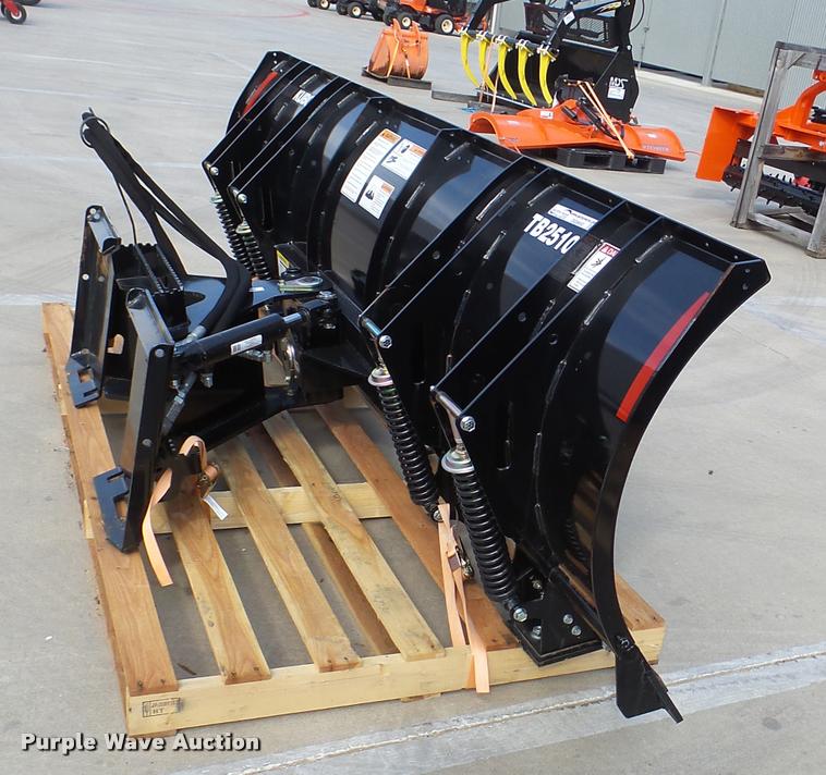 Kubota TB25108 skid steer snow blade in Grapevine, TX Item DG9660 sold Purple Wave