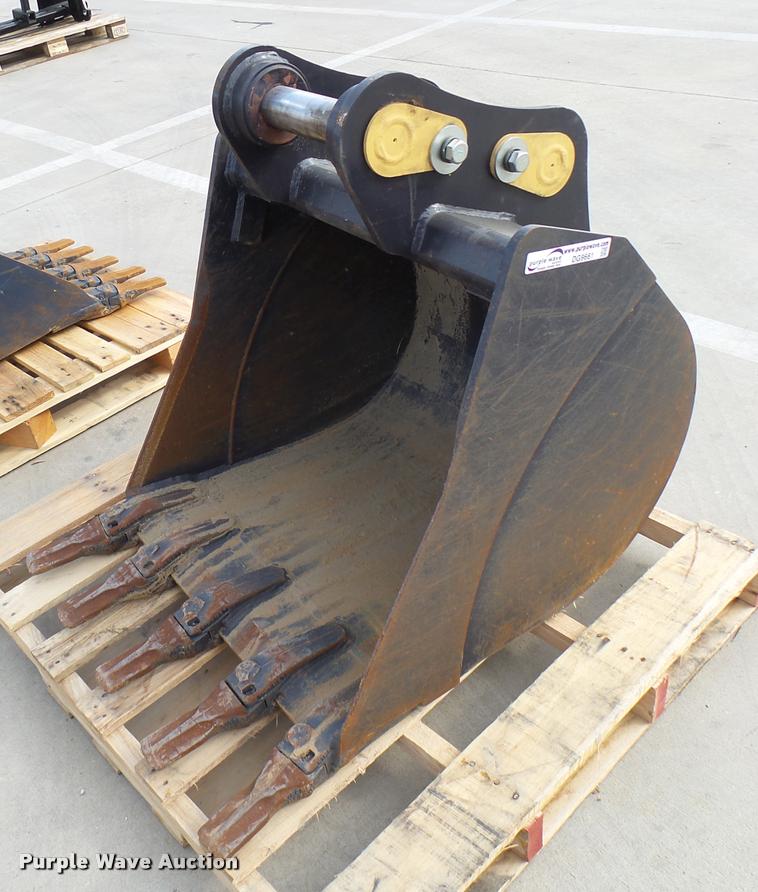 image for item DG9661 Kubota excavator bucket