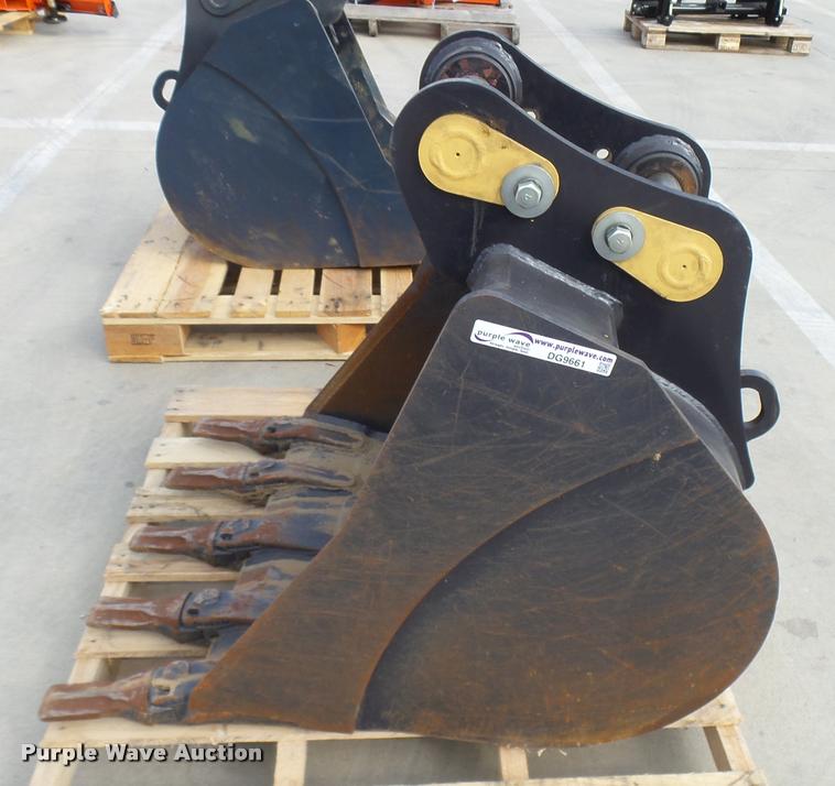 image for item DG9661 Kubota excavator bucket