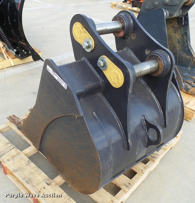 image for item DG9661 Kubota excavator bucket
