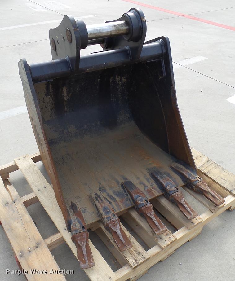 image for item DG9661 Kubota excavator bucket