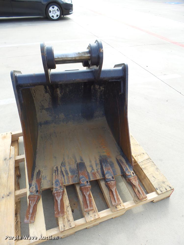 image for item DG9661 Kubota excavator bucket