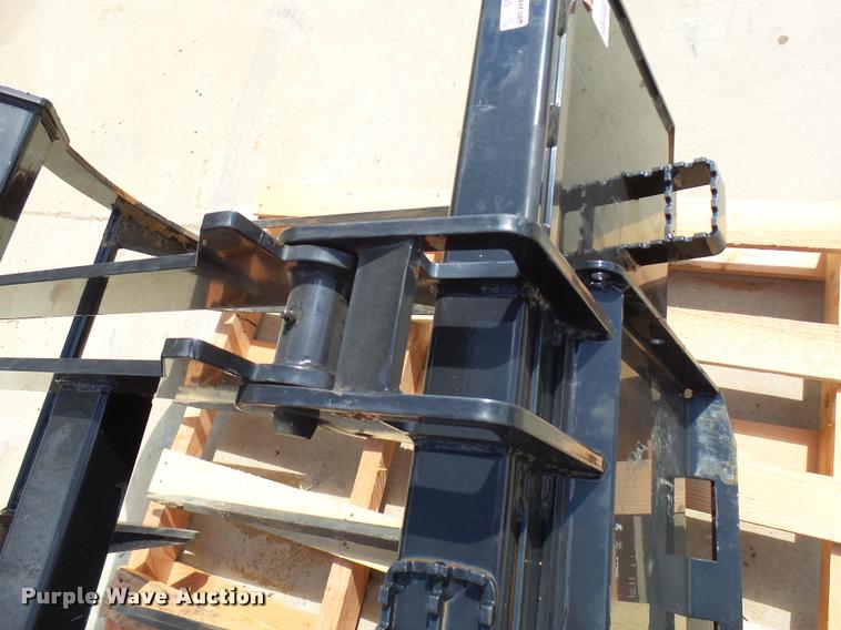 image for item DG9665 Kubota SCM1578 grapple