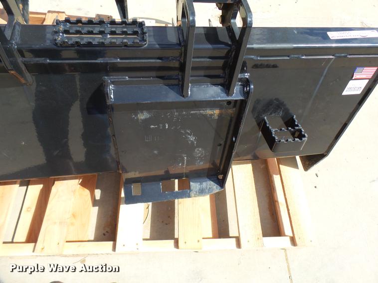 image for item DG9665 Kubota SCM1578 grapple