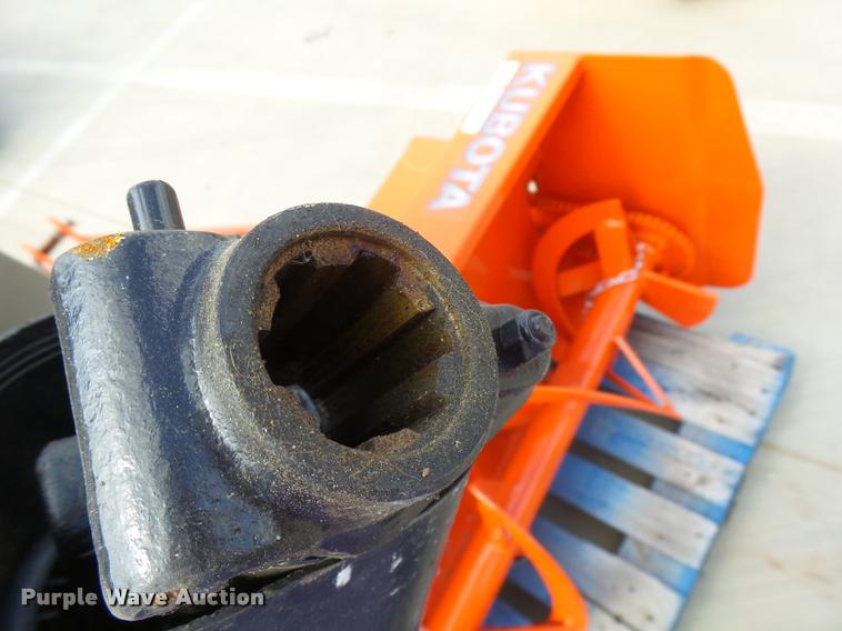 image for item DG9667 Kubota B2789 snow blower