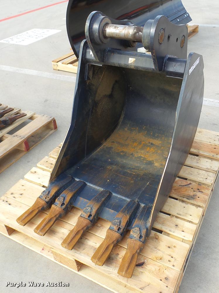 image for item DG9671 Kubota excavator bucket