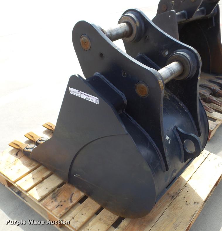 image for item DG9671 Kubota excavator bucket