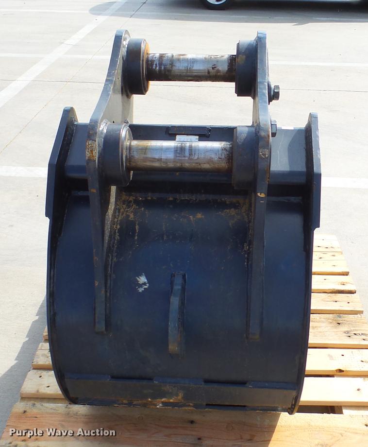 image for item DG9671 Kubota excavator bucket