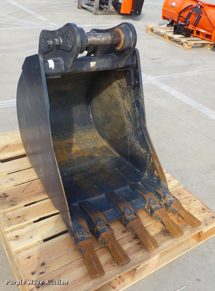 image for item DG9671 Kubota excavator bucket