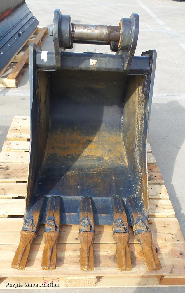image for item DG9671 Kubota excavator bucket