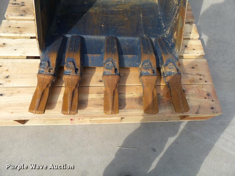 image for item DG9671 Kubota excavator bucket