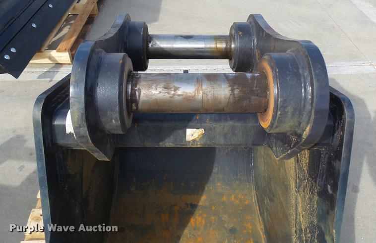 image for item DG9671 Kubota excavator bucket