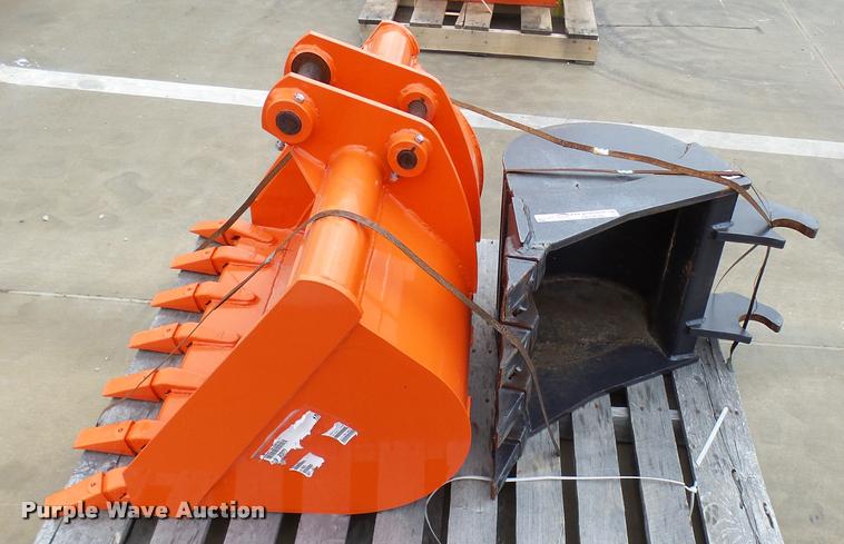 image for item DG9672 Kubota bucket