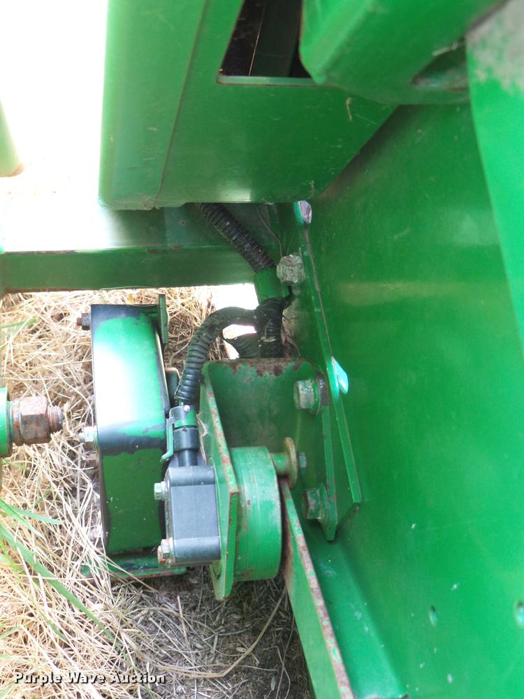 image for item DG9739 1998 John Deere 930 flex head