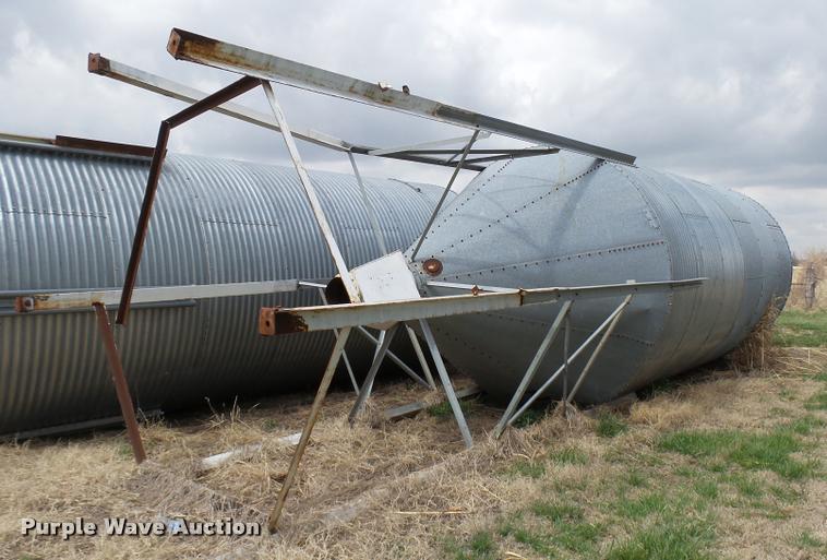 image for item DG9744 Grain bin