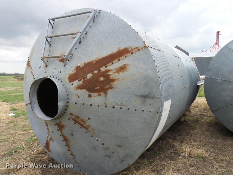 image for item DG9744 Grain bin