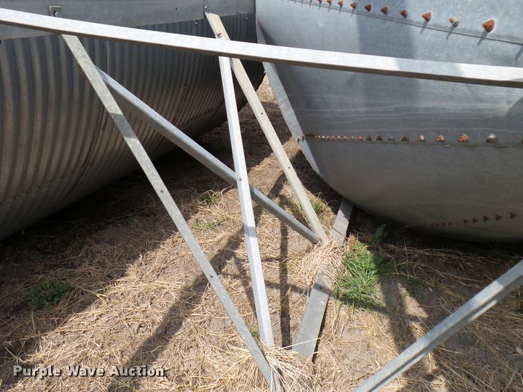 image for item DG9744 Grain bin