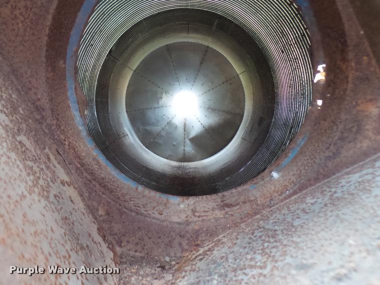 image for item DG9744 Grain bin