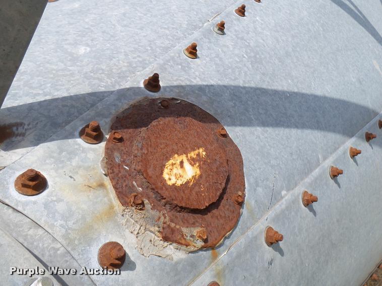 image for item DG9744 Grain bin