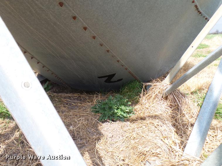 image for item DG9744 Grain bin