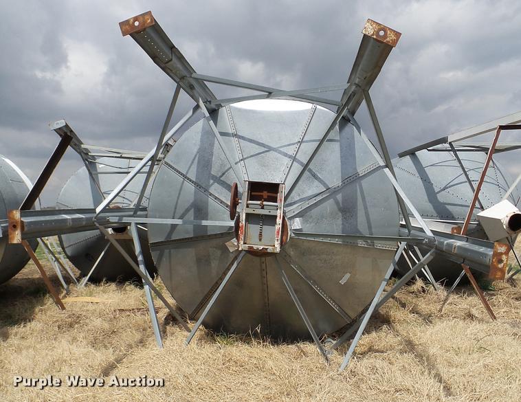 image for item DG9745 Grain bin