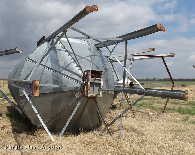 image for item DG9745 Grain bin
