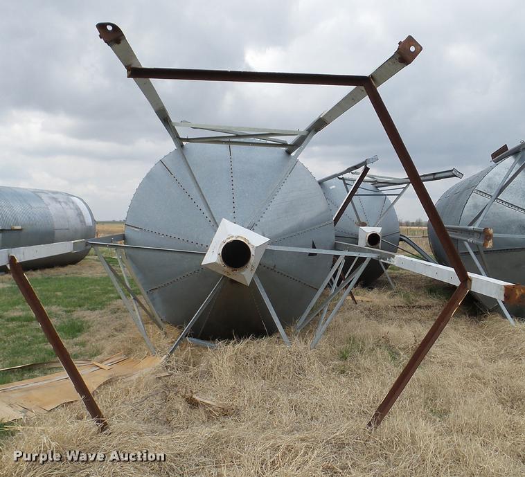 image for item DG9746 Grain bin