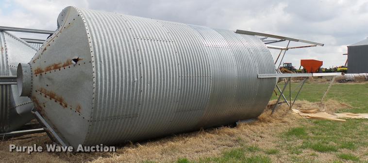 image for item DG9746 Grain bin