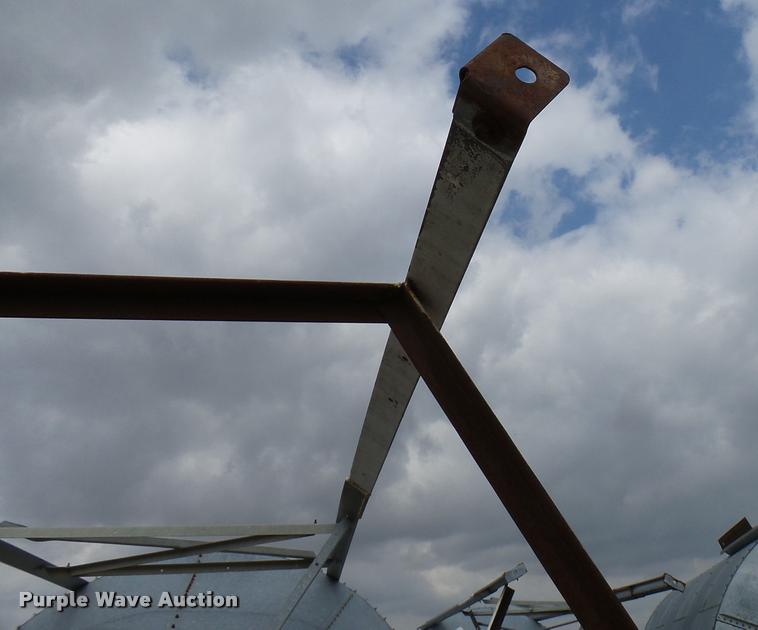 image for item DG9746 Grain bin