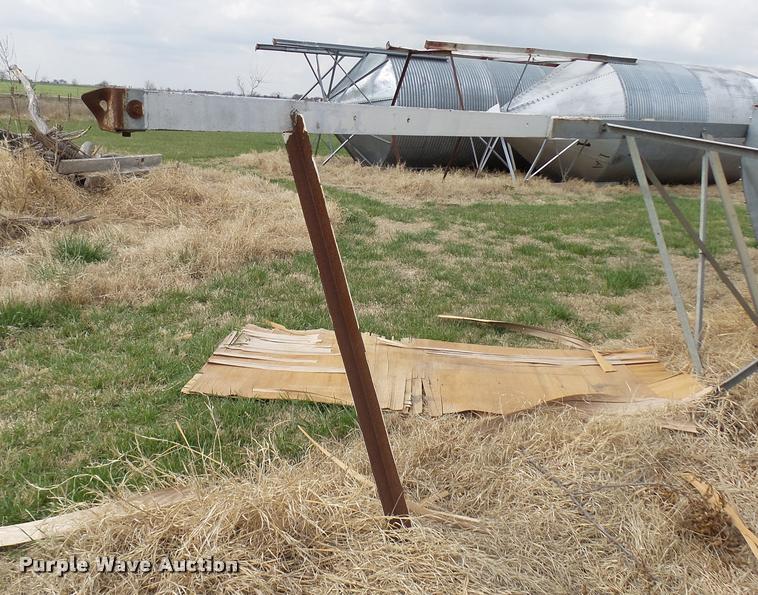 image for item DG9746 Grain bin