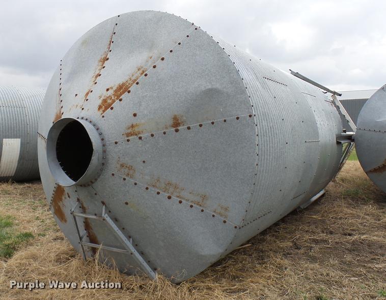 image for item DG9747 Grain bin