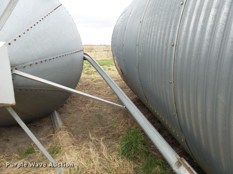 image for item DG9747 Grain bin