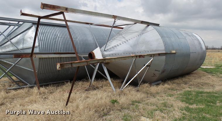 image for item DG9748 Grain bin