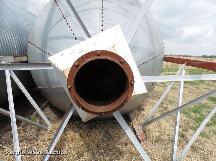 image for item DG9748 Grain bin