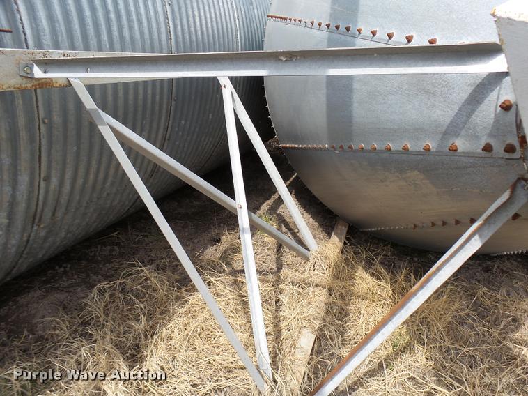 image for item DG9748 Grain bin