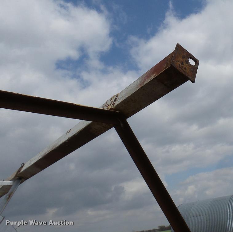 image for item DG9748 Grain bin