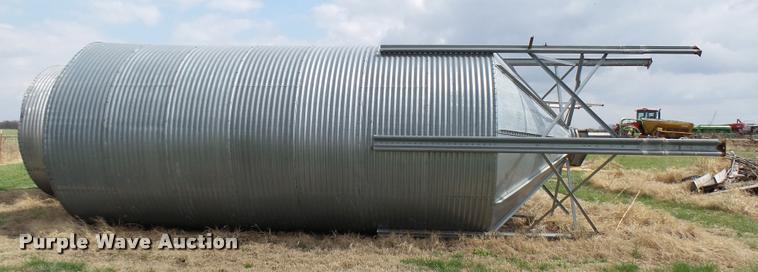 image for item DG9749 Grain bin