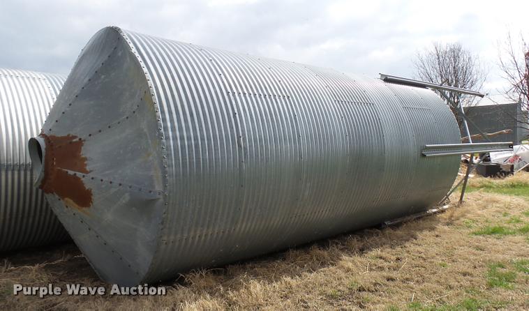 image for item DG9749 Grain bin