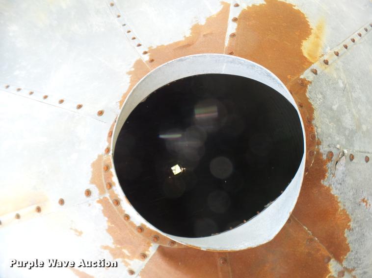 image for item DG9749 Grain bin