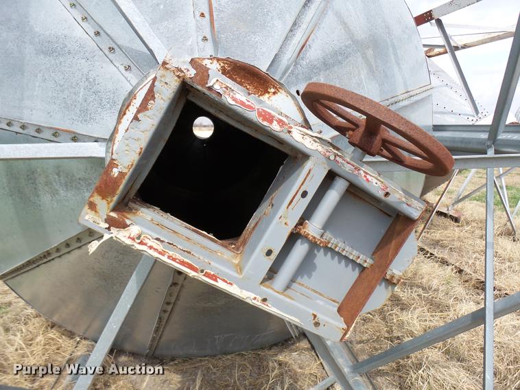 image for item DG9749 Grain bin