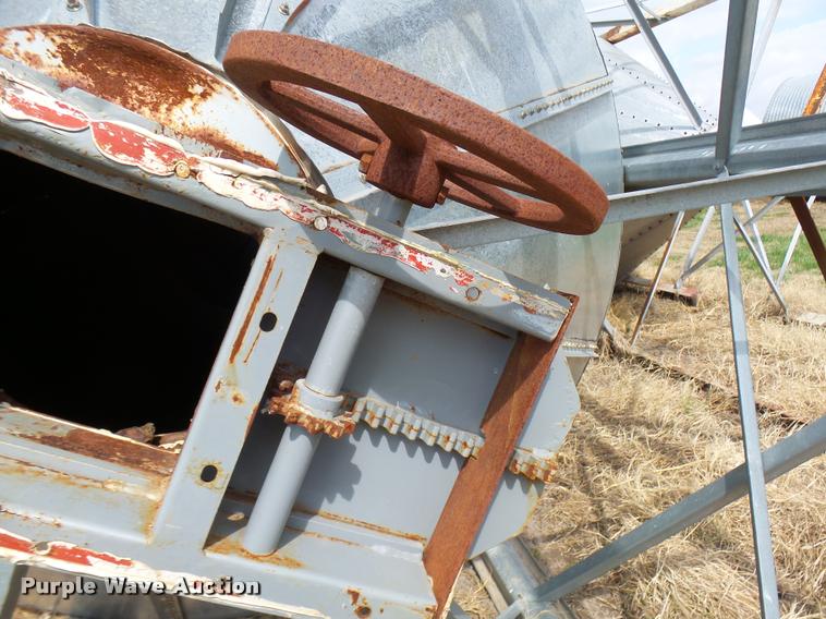 image for item DG9749 Grain bin