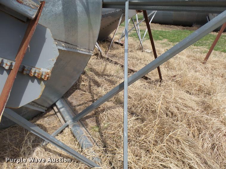 image for item DG9749 Grain bin