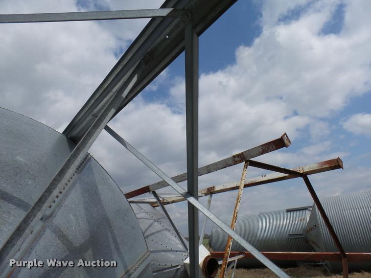 image for item DG9749 Grain bin