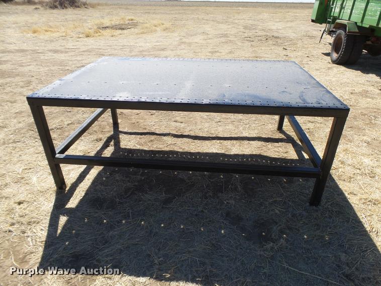 image for item DI9694 Steel shop table